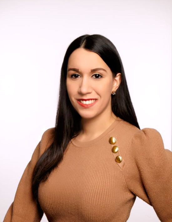 Lizette Borreli, bilingual health editor and medical communications expert specializing in science-based storytelling with a health journalism portfolio.